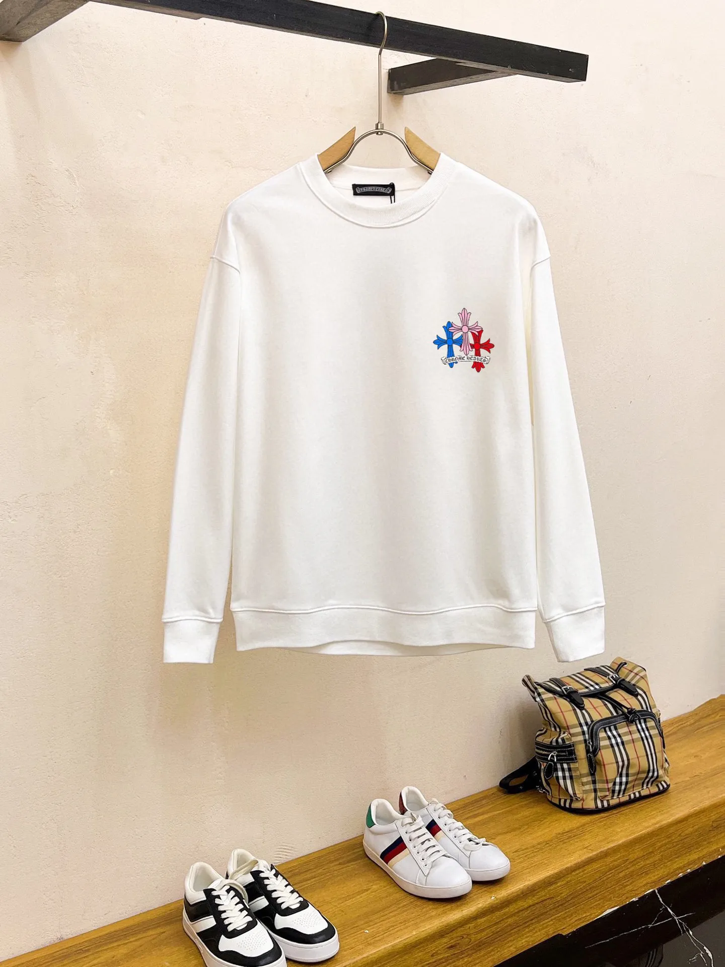 🅿️220 brand [ChampionHearts] (good news for fat people) 2025ss autumn latest long-sleeved round-neck sweatshirt, available simultaneously on the official website. Refreshing and breathable. Made of top Tencel Roman. Comfortable and soft. 3D three-dimensional clarity. Super fashion sense. Great gift for personal use. Size: M-5XL (can wear up to 220 pounds)